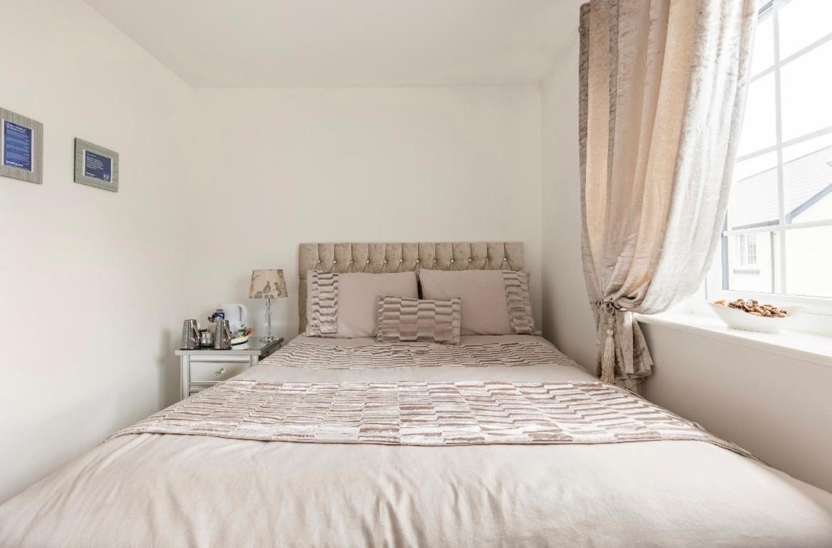 Fullers Modern And Stylish Room Chudleigh Екстериор снимка